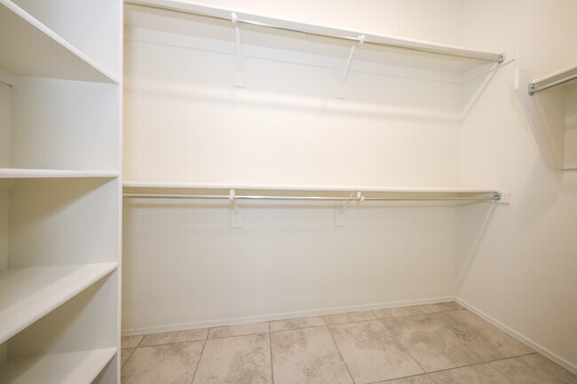 Building Photo - 4466 S Sunrise Bluff Way