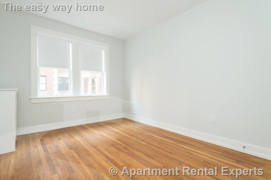 Building Photo - 16 Forest St