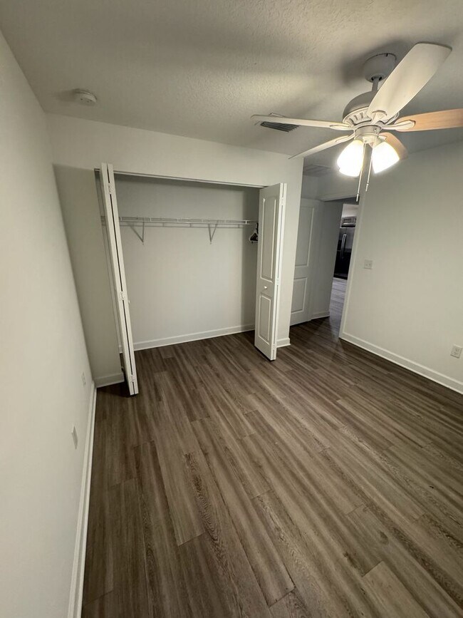 Building Photo - 2 Bedroom, 2 Bath, 1 car Garage home for rent