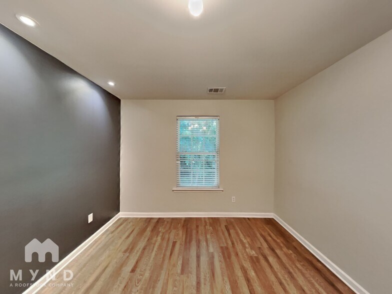 Building Photo - 3676 Utoy Dr SW