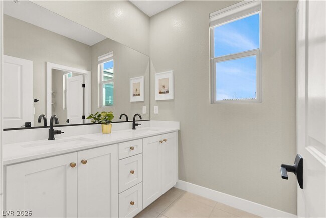 Building Photo - 2658 Catania St