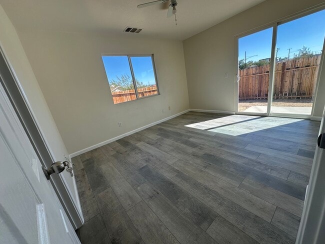 Building Photo - 61859 Desert Air Rd