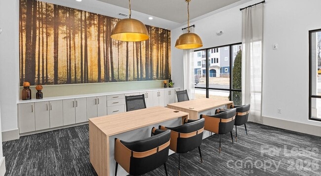 Building Photo - 2546 Perimeter Pointe Pkwy