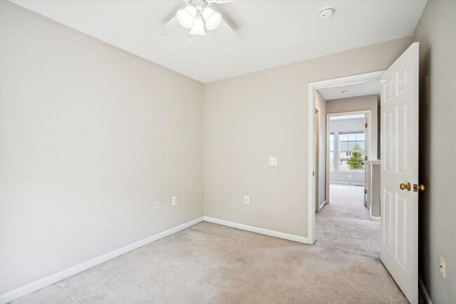 Building Photo - 23076 Fontwell Square