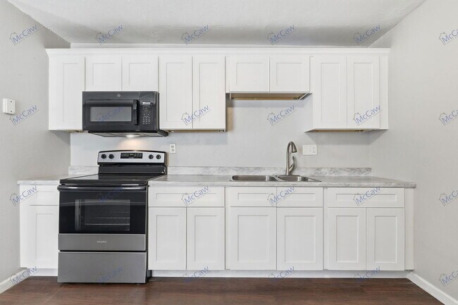 Building Photo - 217 Joyce St