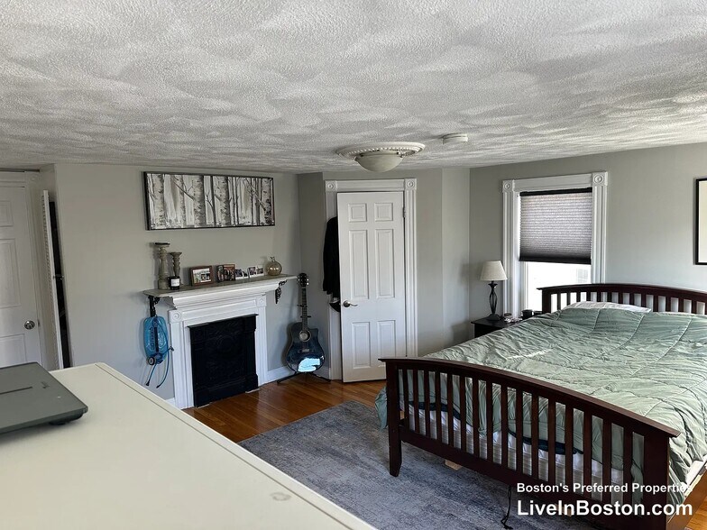 Building Photo - 331 Faneuil St