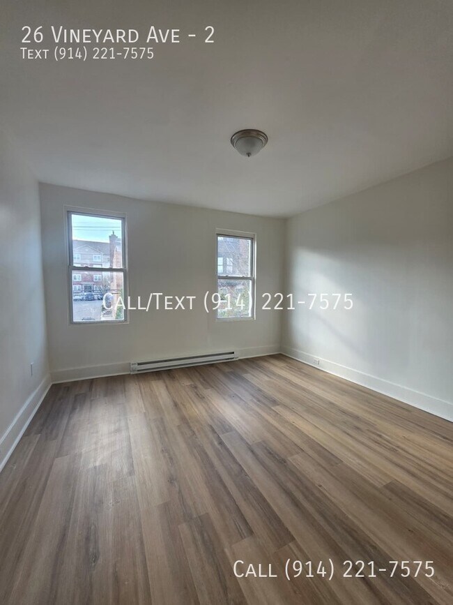 Building Photo - 26 Vineyard Ave