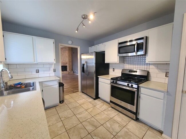 Building Photo - 2812 Goldbridge Dr