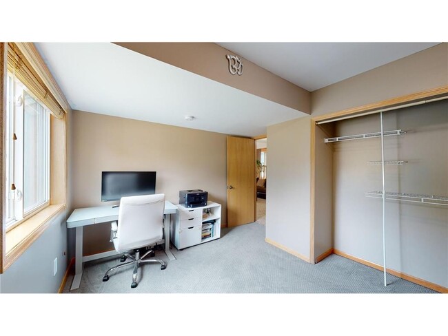 Building Photo - 2079 Woodbridge Way