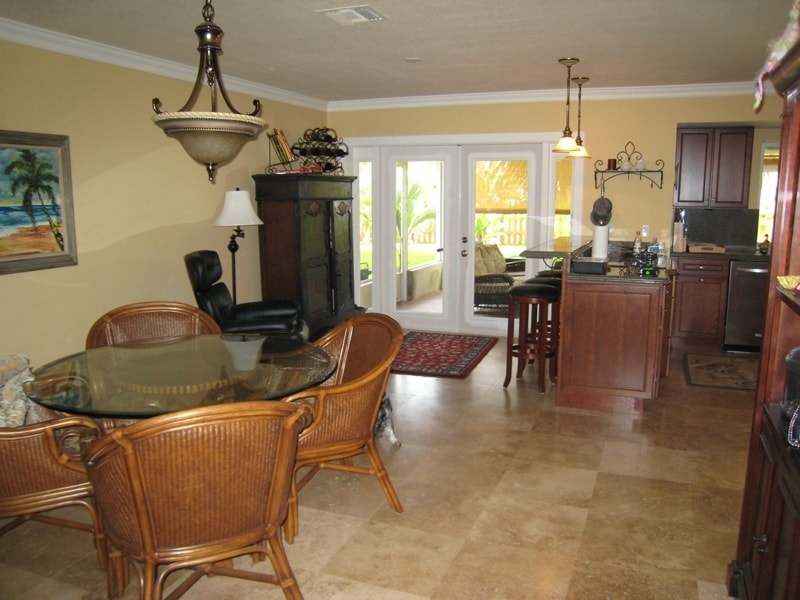 Building Photo - 1 SE Sharon St