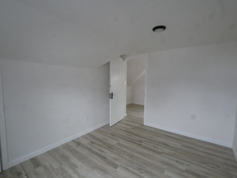 Building Photo - 252 Shields Rd