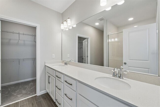 Building Photo - 510 Lady Palm St