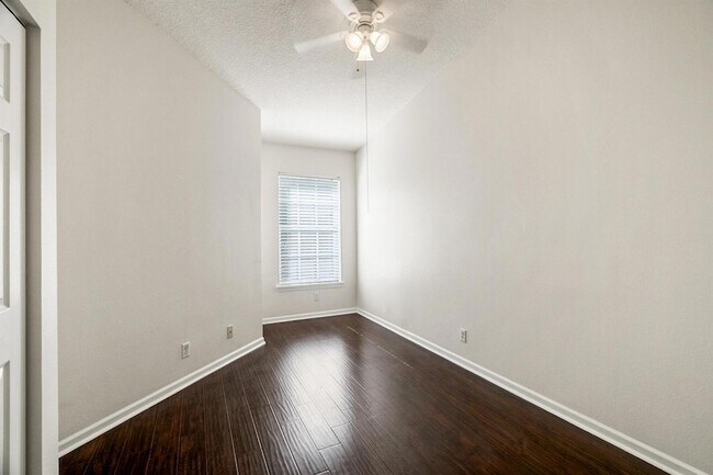 Building Photo - 9929 Porta Leona Ln