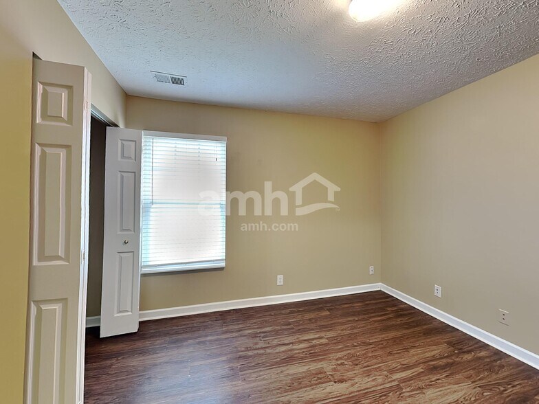 Building Photo - 3173 Hidden Creek Dr