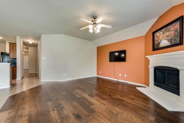 Building Photo - 9624 Sleepy Hollow Dr