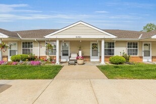 Building Photo - Spring Hill Villas
