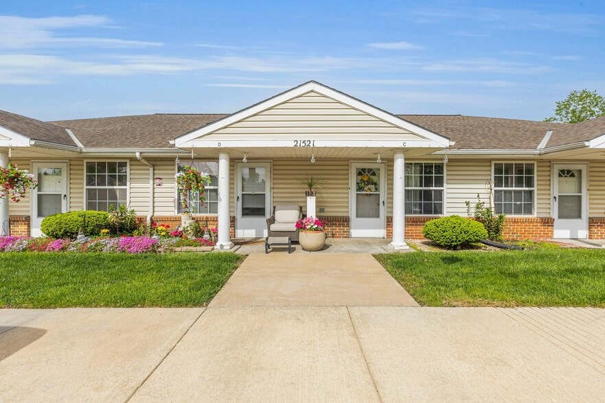 Primary Photo - Spring Hill Villas