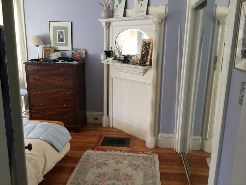 Bedroom 1 - 8 Amory St