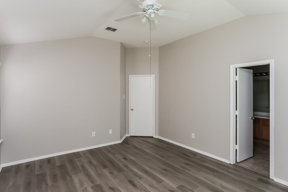 Building Photo - 914 Pryor Dr