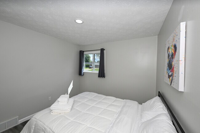 Building Photo - 5962 Kimberly Dr