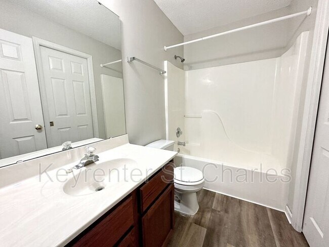 Building Photo - 1563 Rosedale Dr