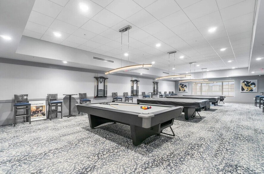 Building Photo - 6539 Royal Manor Cir