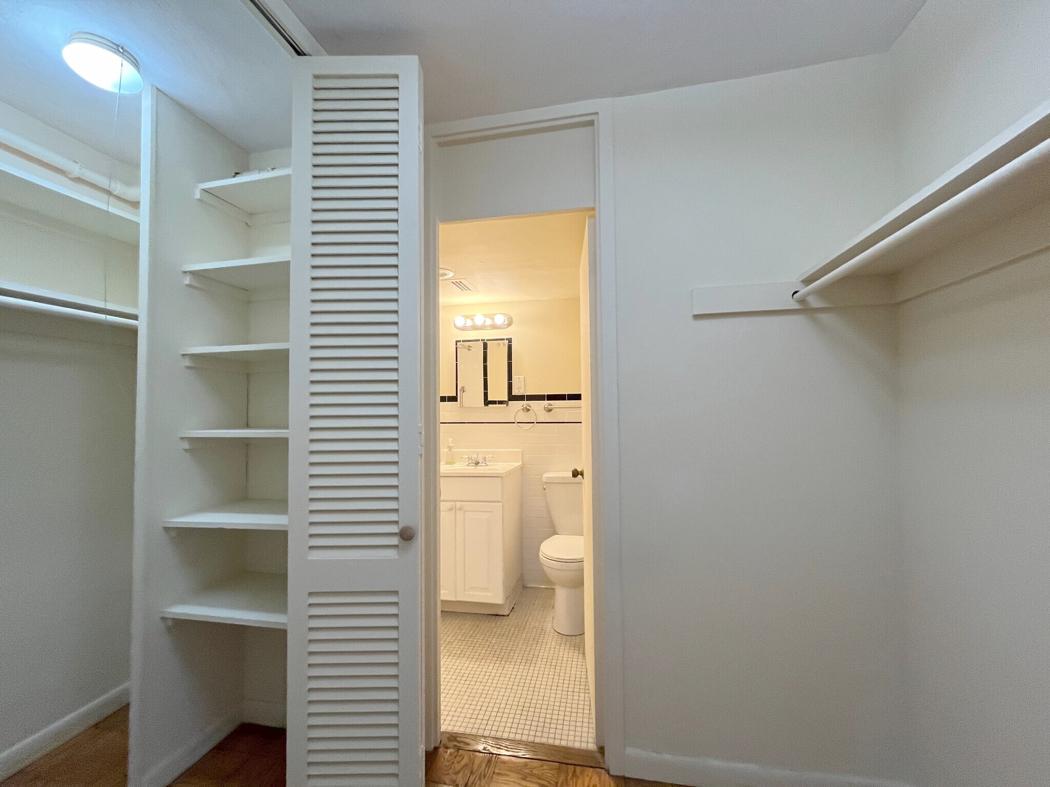 Building Photo - 75 Monmouth St