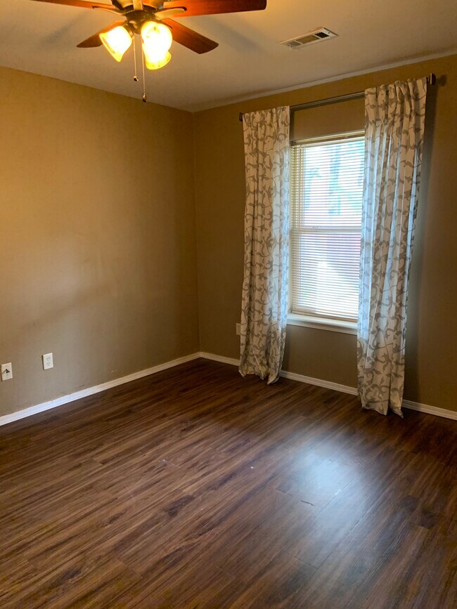 Family Room Basement - 13327 Longridge Ln