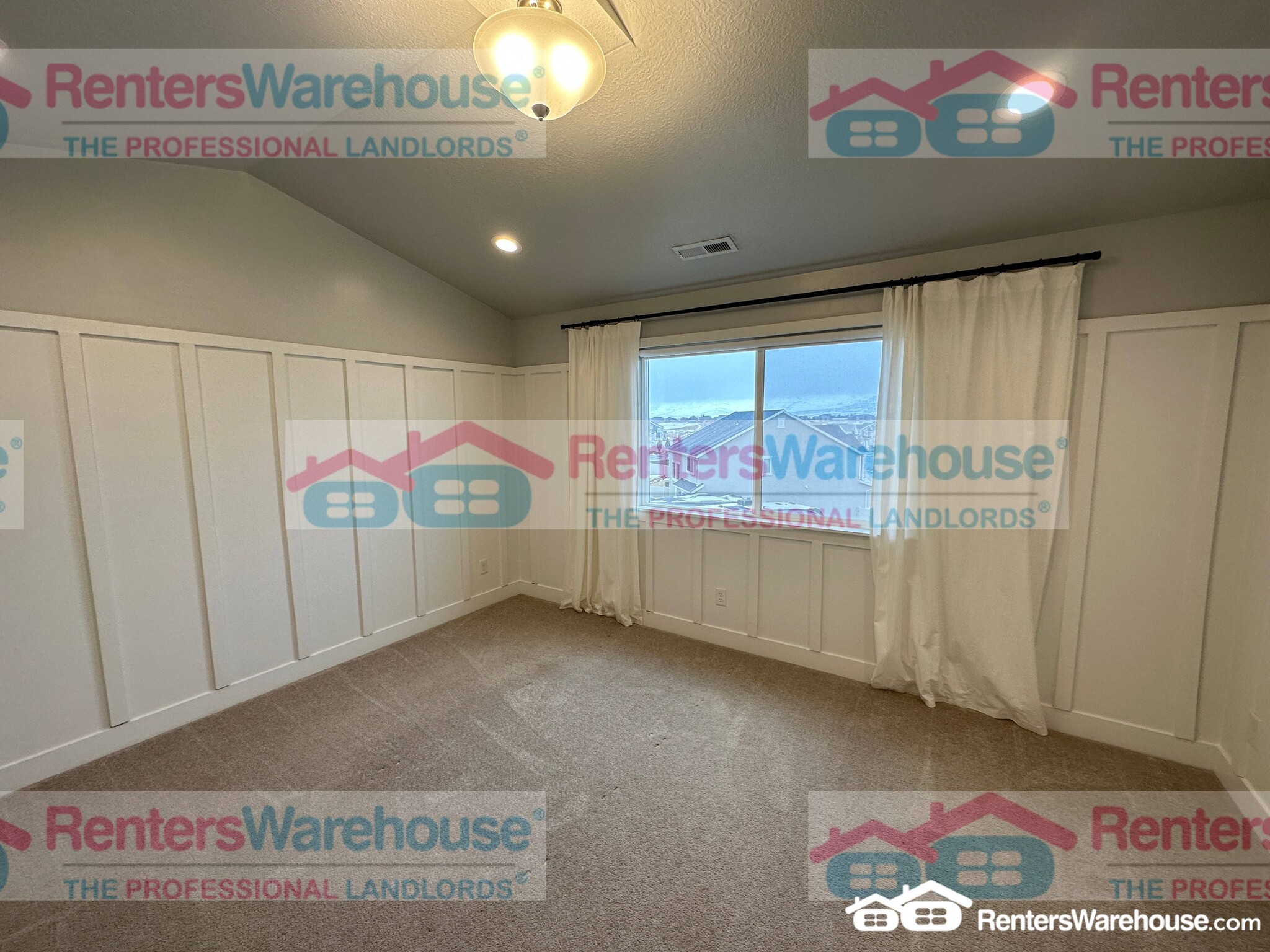 Building Photo - 1721 W Newcastle Ln