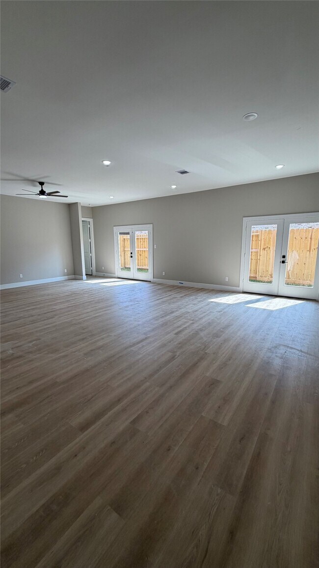 Building Photo - 2615 Piemonte Ave