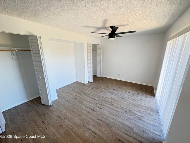Building Photo - 8787 Live Oak Ct