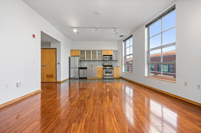 Building Photo - 10 Ann St