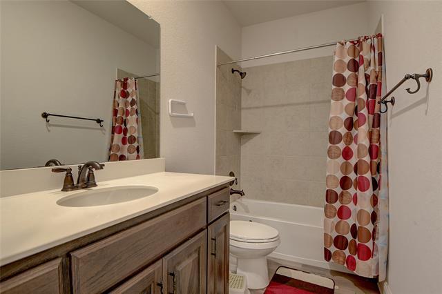 Building Photo - 805 Beeville Ct