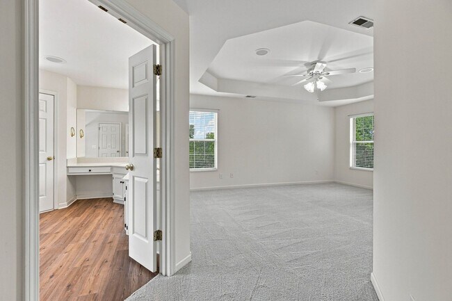 Building Photo - 605 Brelan Ct