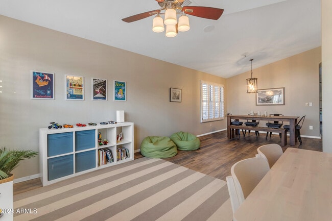 Building Photo - 1823 W Remington Dr