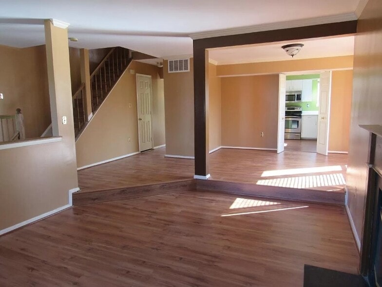 Building Photo - 7734 Chatfield Ln