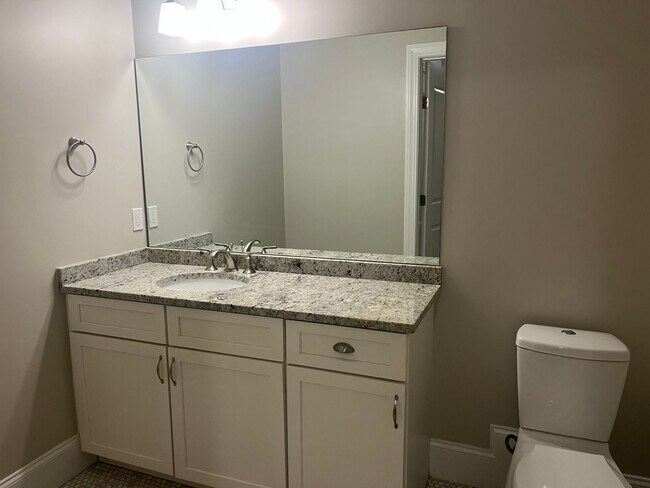 Building Photo - Water Pointe