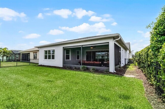 Building Photo - 5013 E Fountainwood Dr
