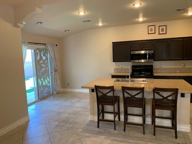Building Photo - SINGLE STORY WITH A 3 CAR GARAGE IN HENDERSON!!!!