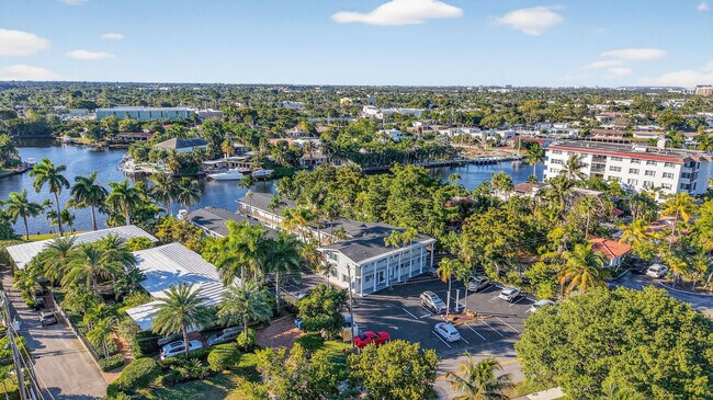 Building Photo - 1821 Middle River Dr