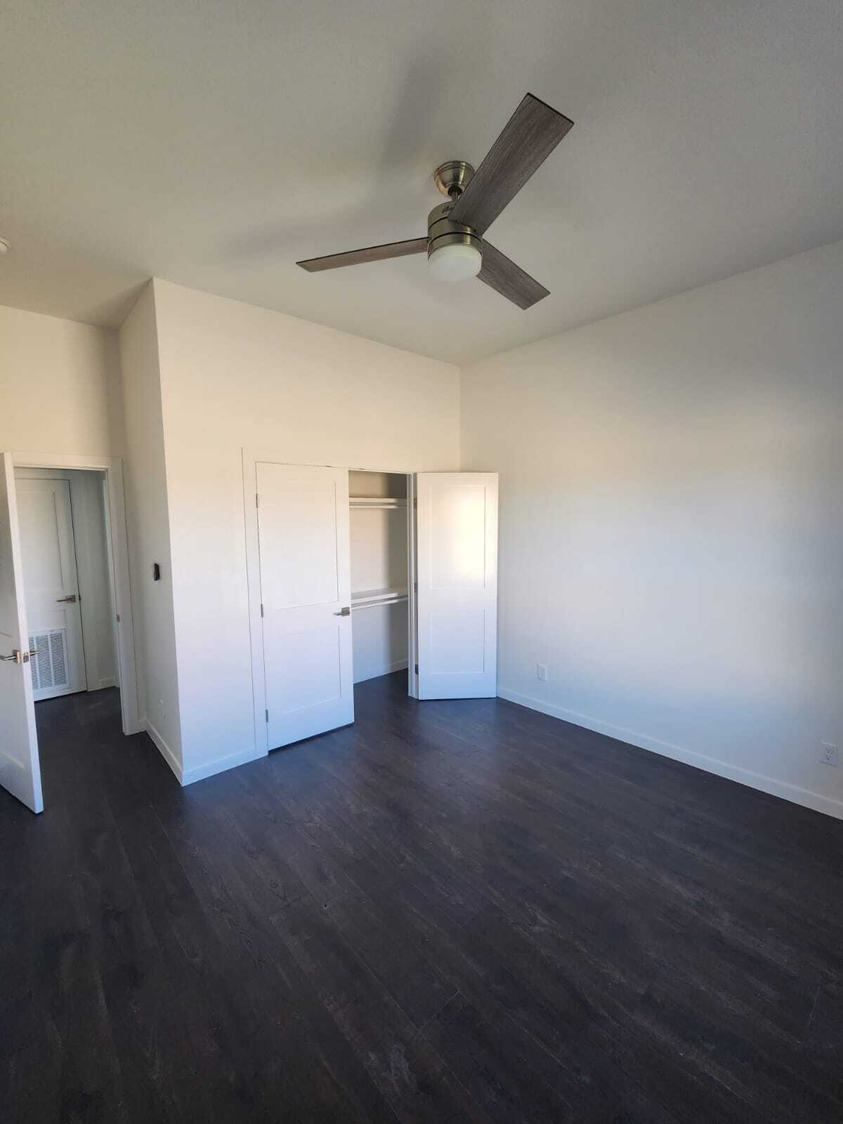 Building Photo - 2716 Kerria Ave