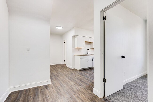 Building Photo - 2439 Arlington Ave