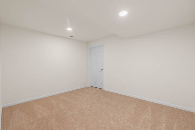 Building Photo - 1824 Forest View Ct
