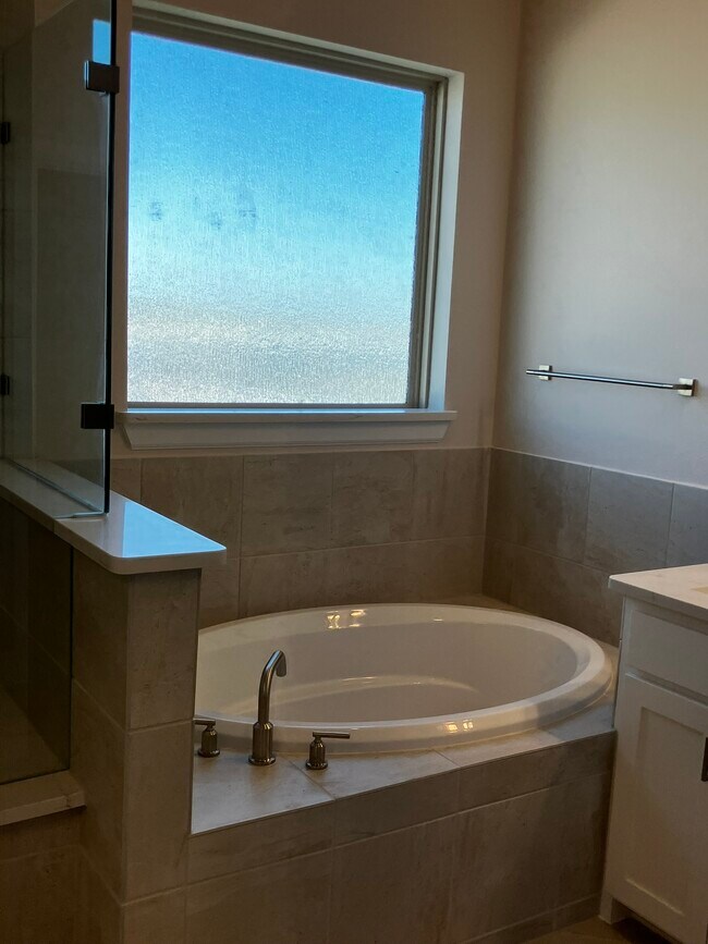 Building Photo - 1225 Marc Pl