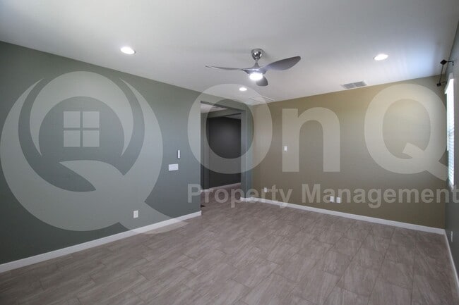 Building Photo - 2207 E Citadel Dr