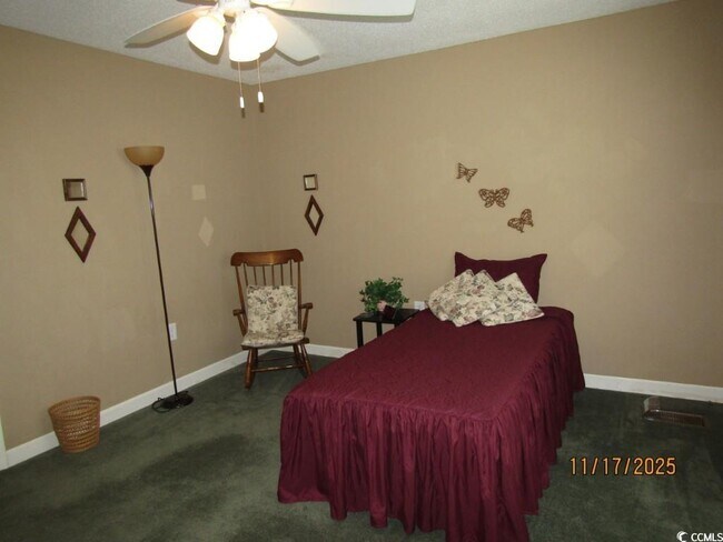 Building Photo - 928 Villa Dr