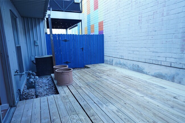 Building Photo - 2716 Chenevert St