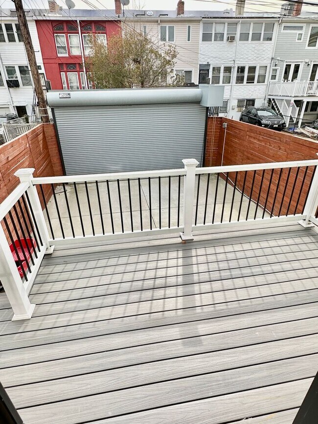 Building Photo - Luxury Rowhouse Living in Columbia Heights (w/Solar!)