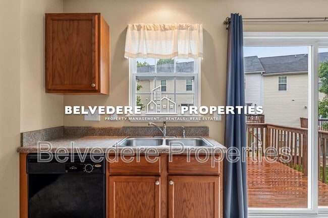 Building Photo - 39 Ackland Dr