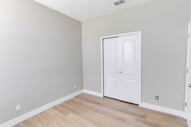 Building Photo - 2686 Gasparilla Cir